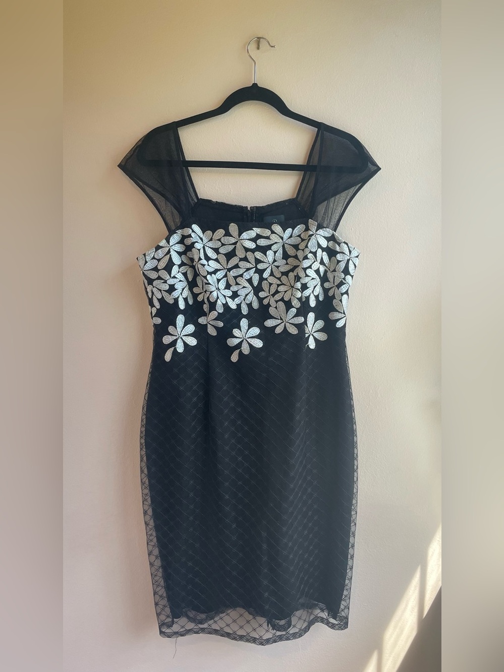 Adrianna Papell Black Silver Embroidered Floral Tulle Sheath Dress Size 12